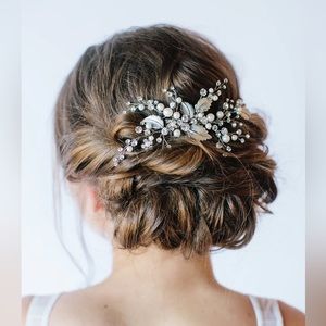 Untamed Petals Winona Pearl and Crystal Bridal Hair Comb, Wedding